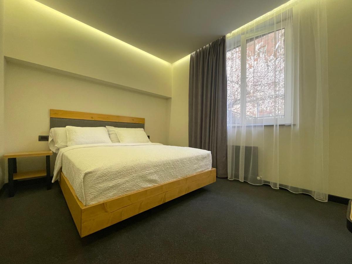 Mist Boutique Hotel Erivan Exterior foto