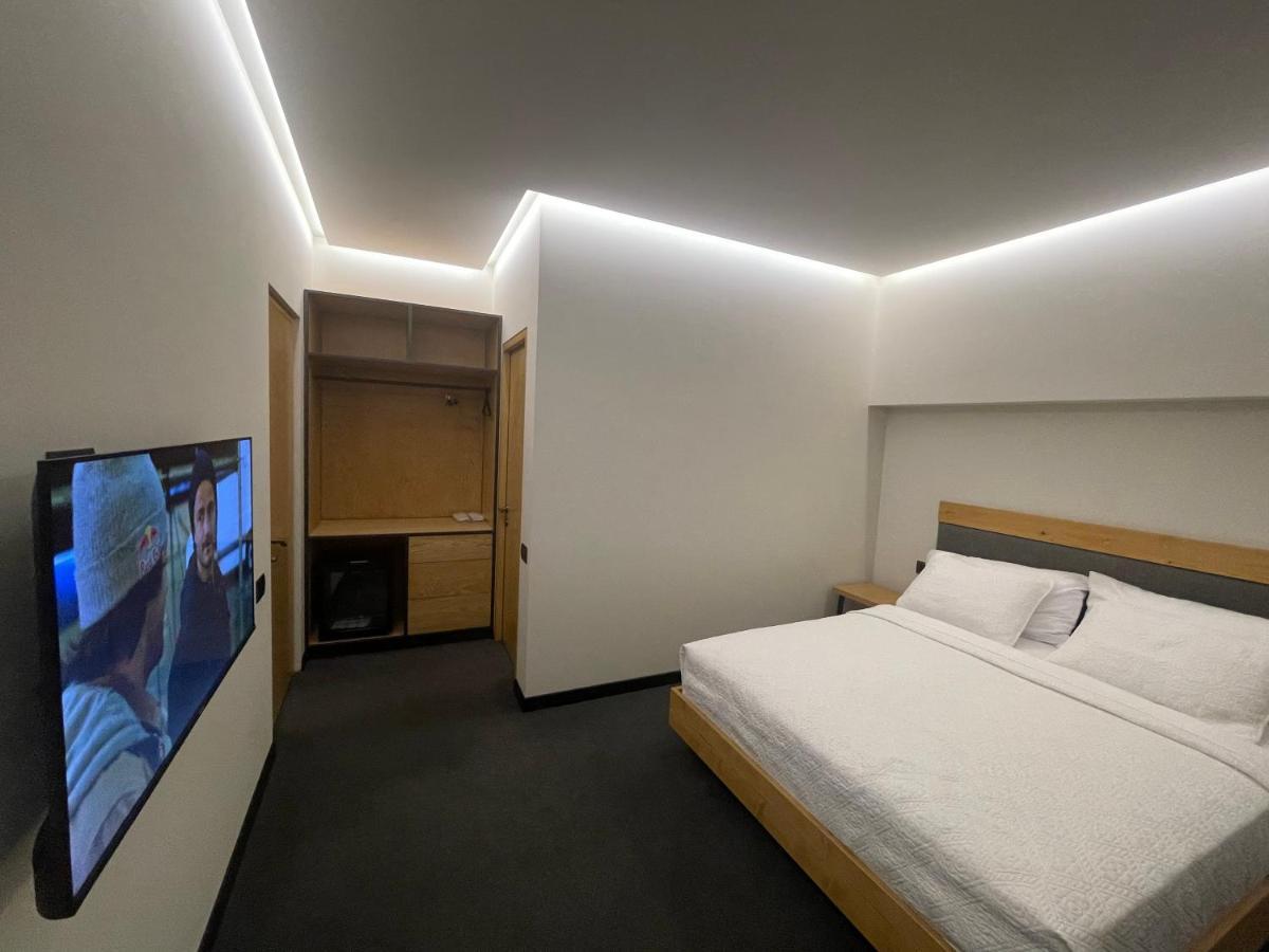 Mist Boutique Hotel Erivan Exterior foto